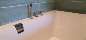 chambre hotes mailly proche a26 et troyes avec balcon et grande salle de bain douche baignoire toilette separe 2