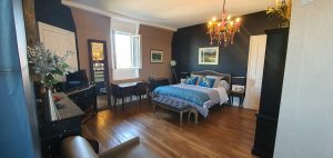 chambre hotes mailly proche a26 et troyes avec balcon et grande salle de bain douche baignoire toilette separe 22