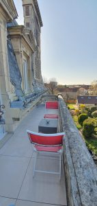 chambre hotes mailly proche a26 et troyes avec balcon et grande salle de bain douche baignoire toilette separe 7