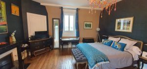 chambre hotes mailly proche a26 et troyes avec balcon et grande salle de bain douche baignoire toilette separe 8